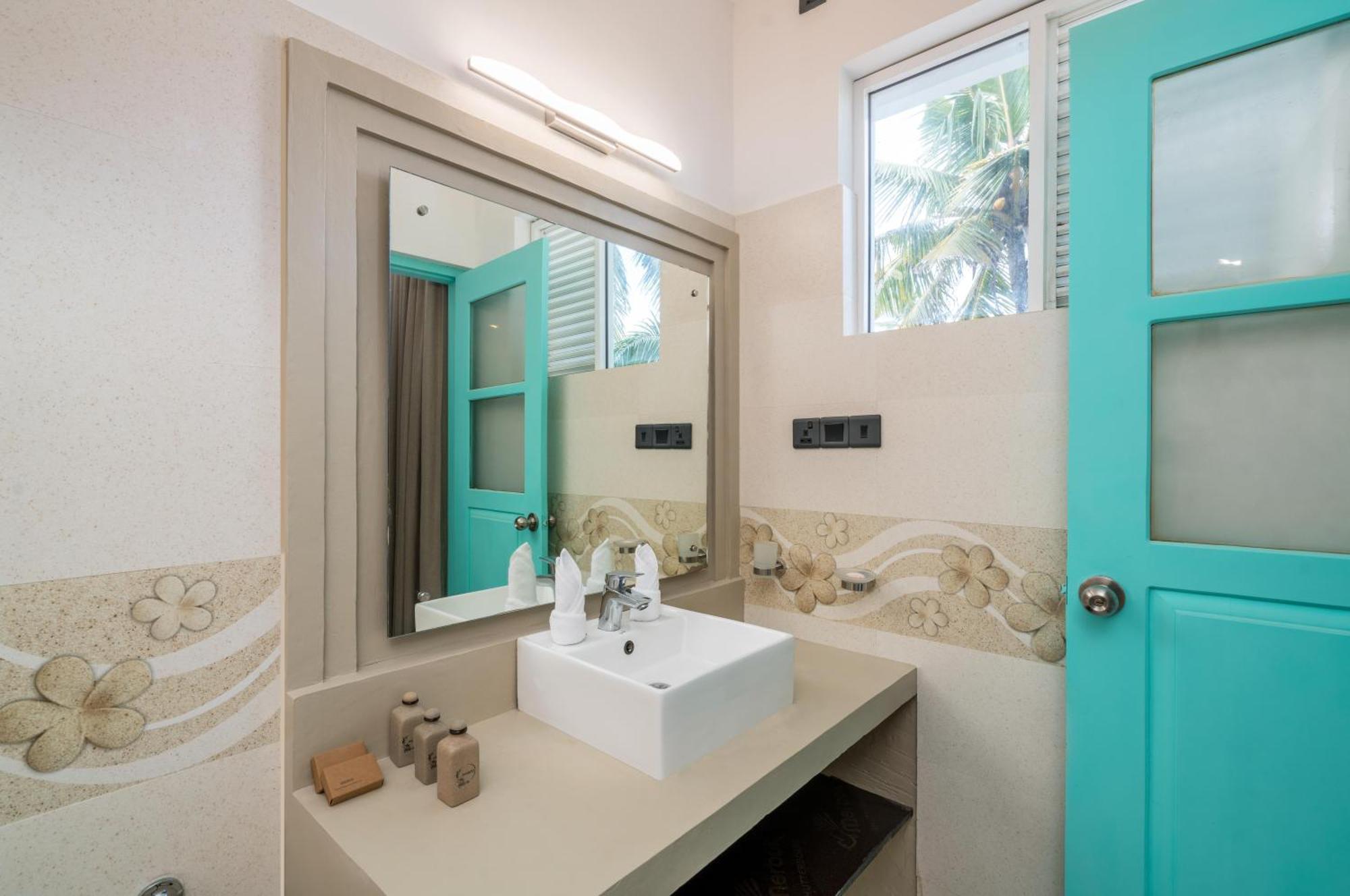 Outpost Weligama Beachfront Номер фото